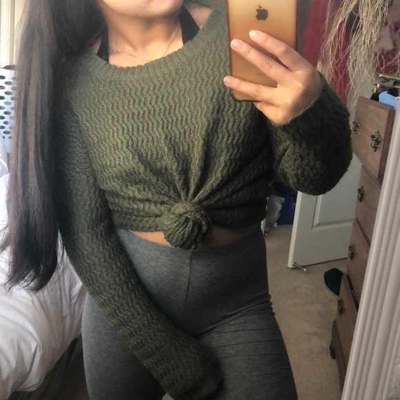 BOGO F21 backless cropped sweater - Picture 1 of 4